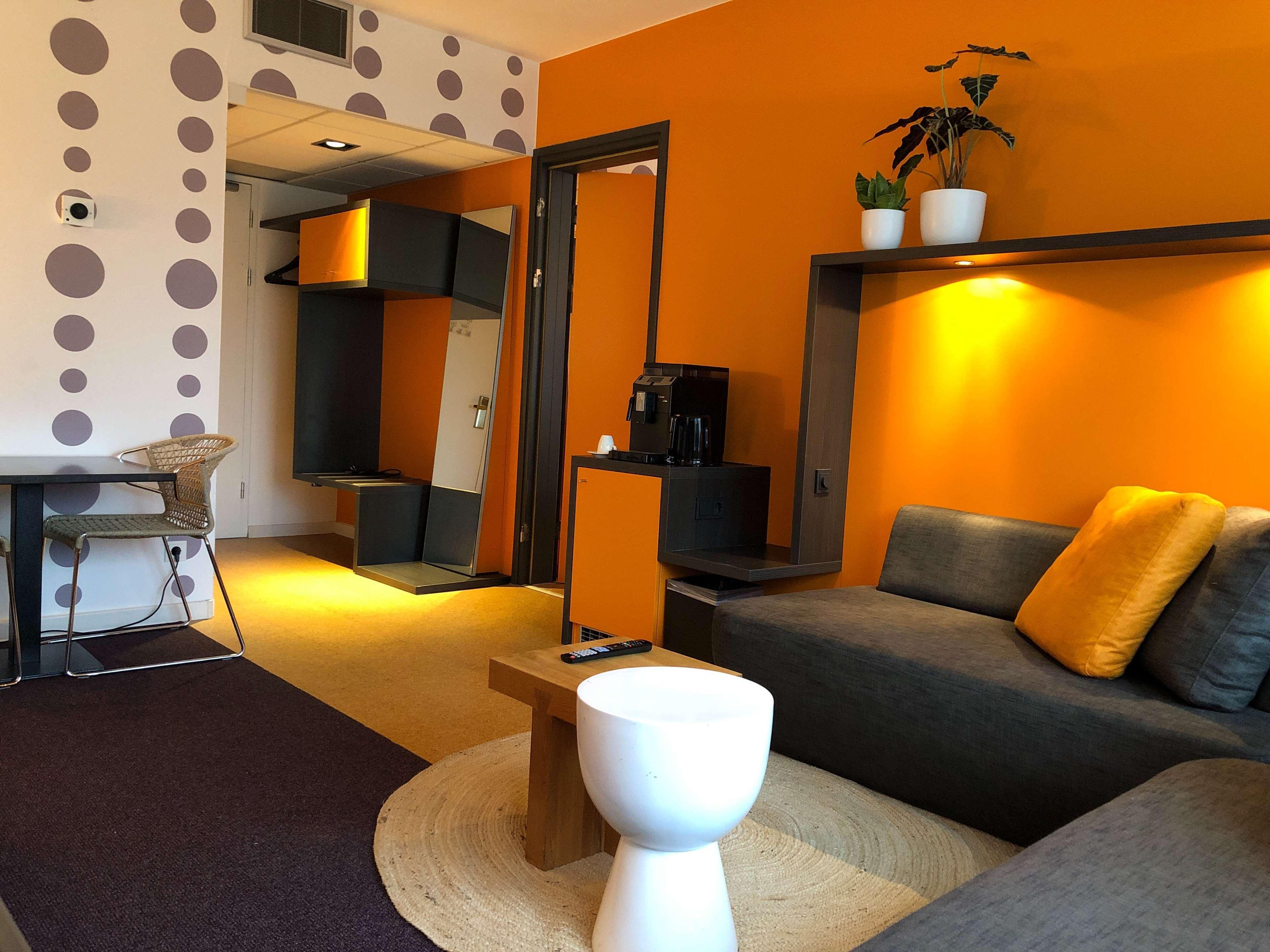 Amrath Airport Hotel Rotterdam Bagian luar foto