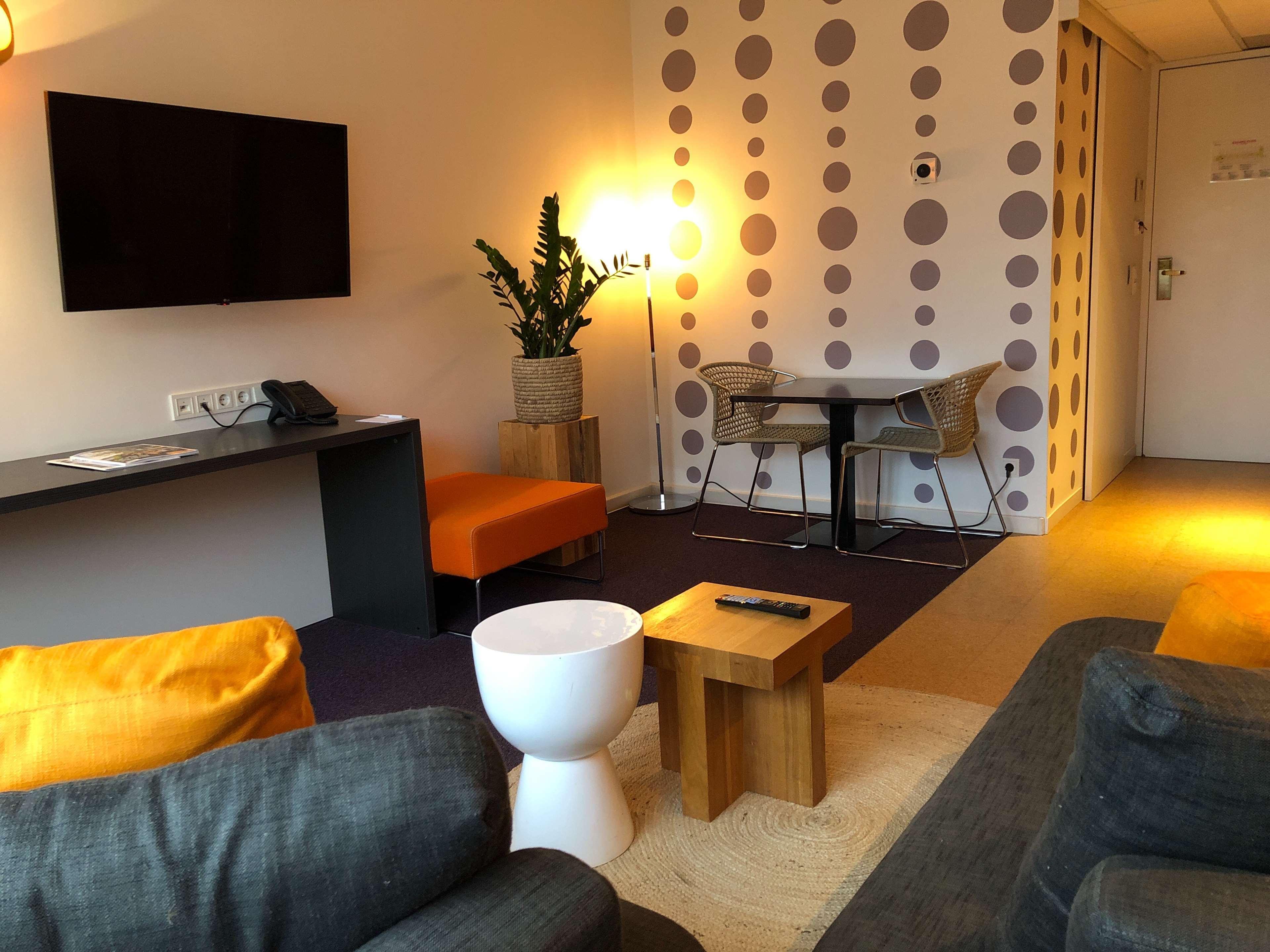 Amrath Airport Hotel Rotterdam Bagian luar foto