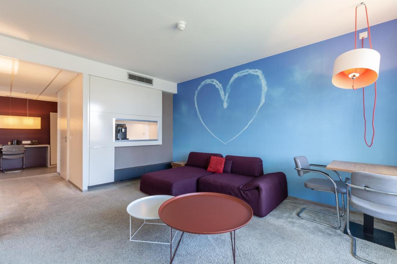 Amrath Airport Hotel Rotterdam Bagian luar foto