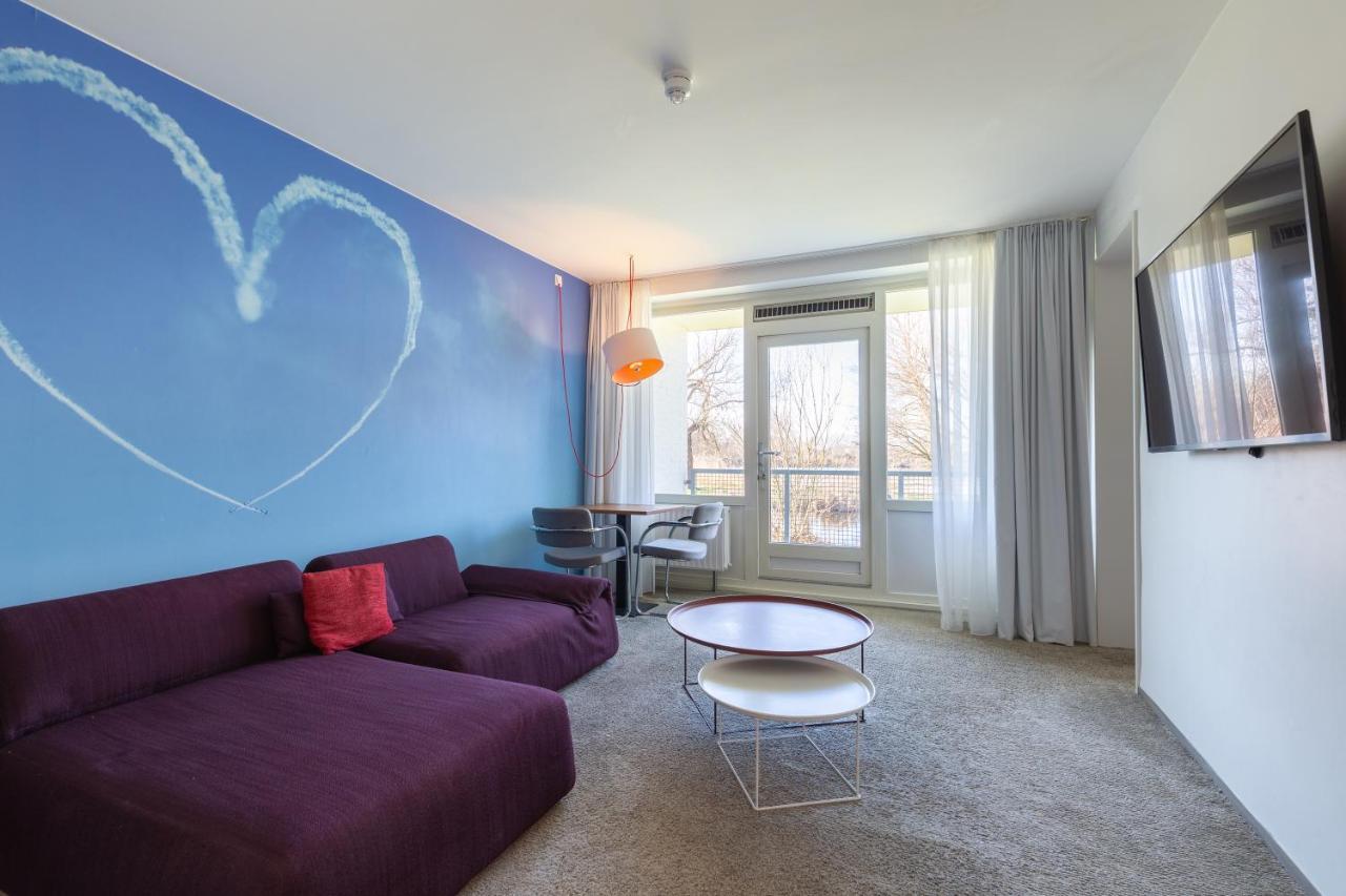 Amrath Airport Hotel Rotterdam Bagian luar foto