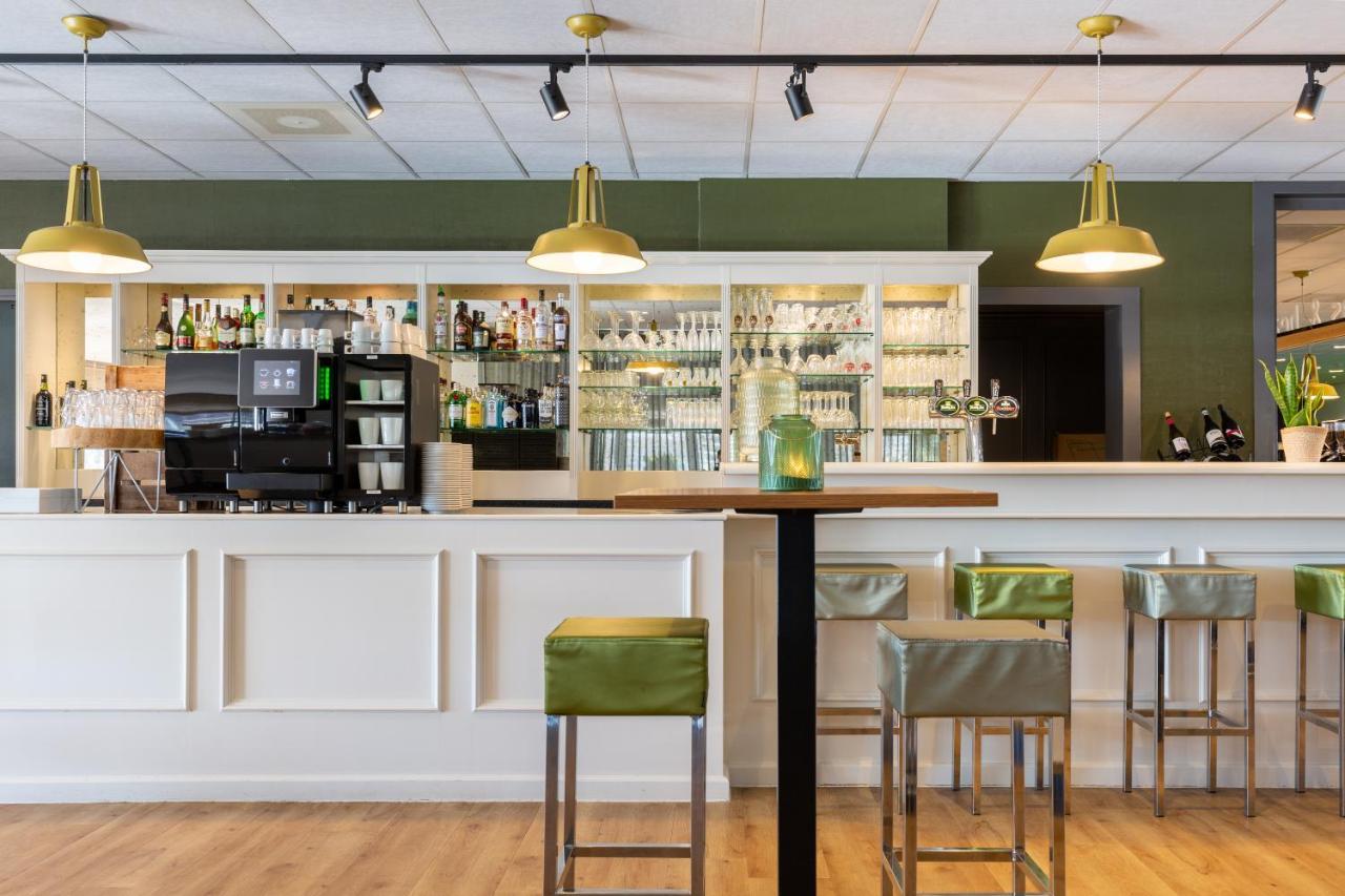 Amrath Airport Hotel Rotterdam Bagian luar foto