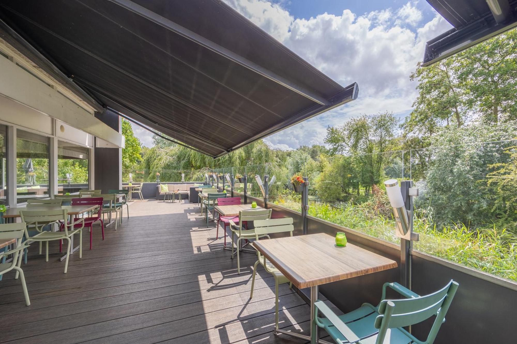 Amrath Airport Hotel Rotterdam Bagian luar foto