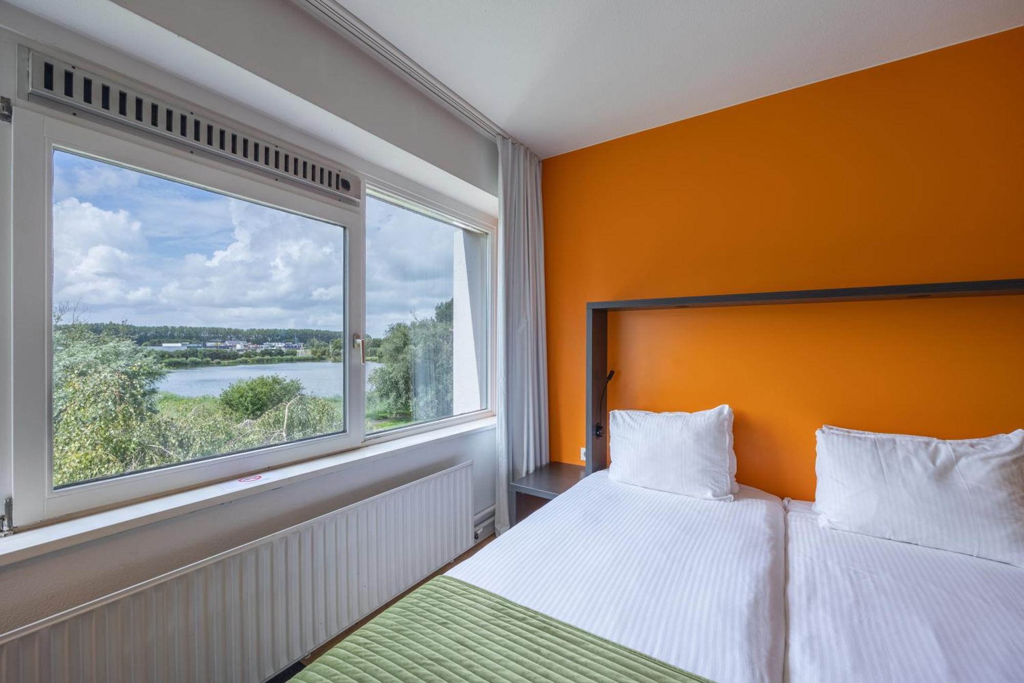 Amrath Airport Hotel Rotterdam Bagian luar foto