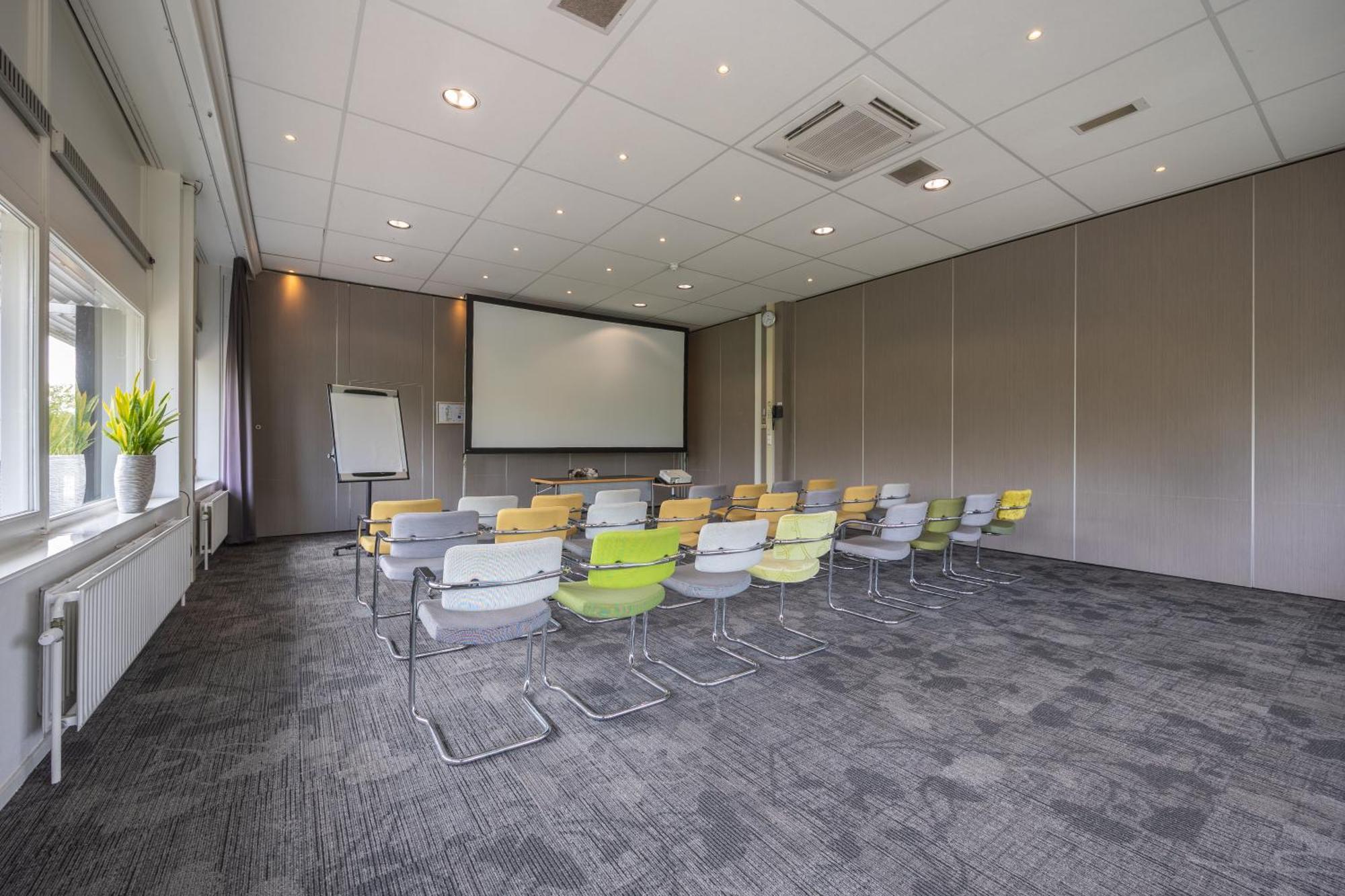 Amrath Airport Hotel Rotterdam Bagian luar foto