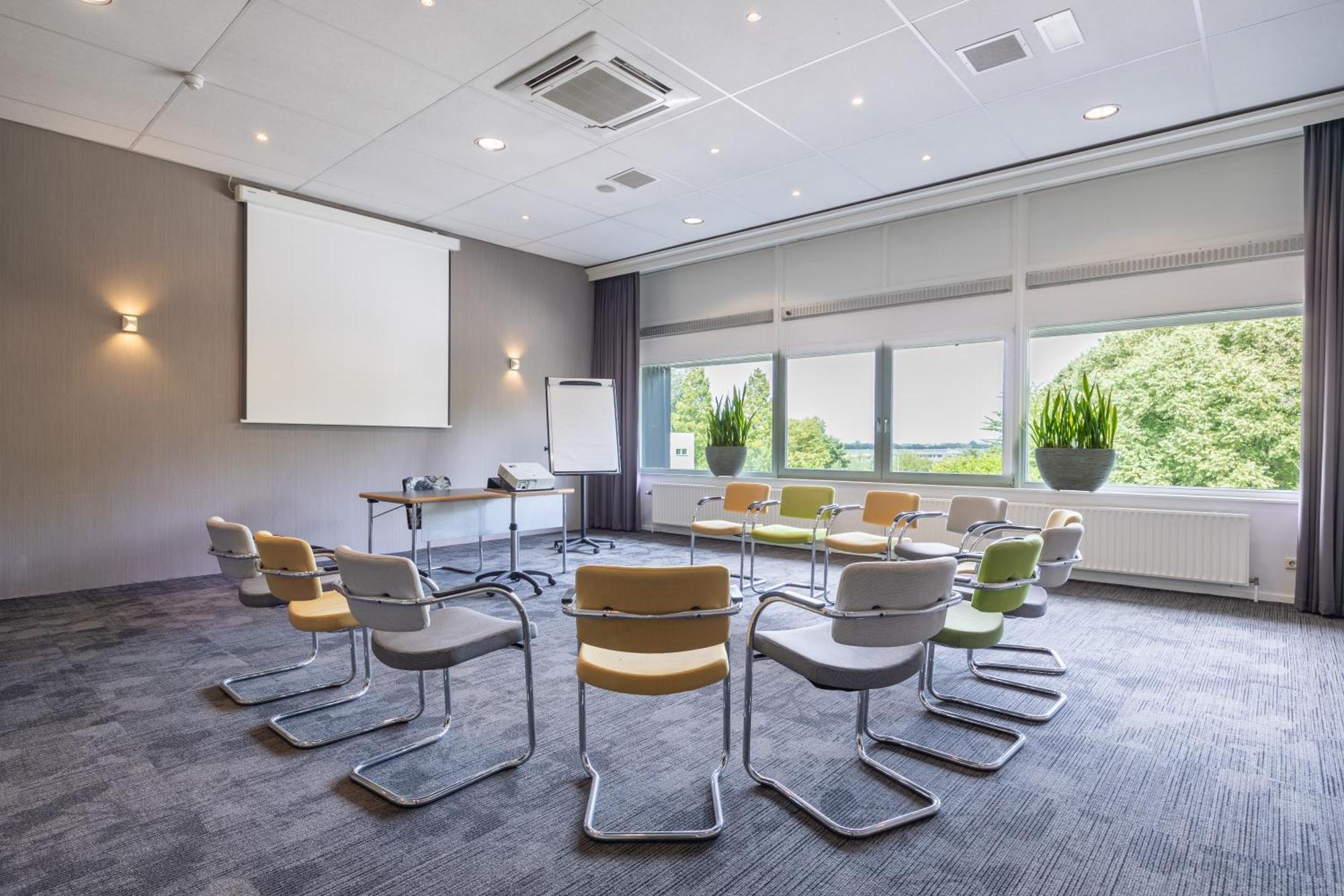 Amrath Airport Hotel Rotterdam Bagian luar foto