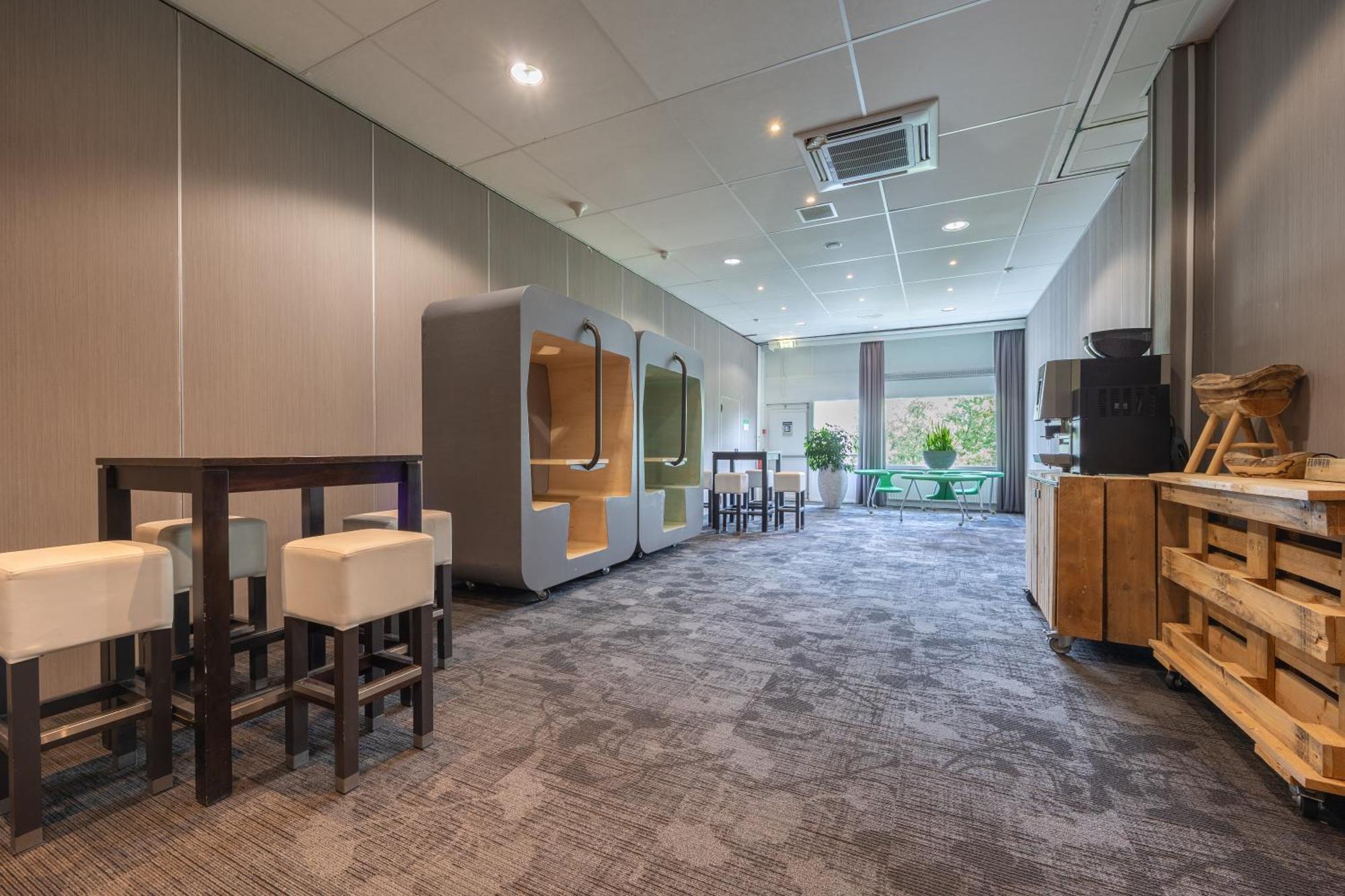 Amrath Airport Hotel Rotterdam Bagian luar foto