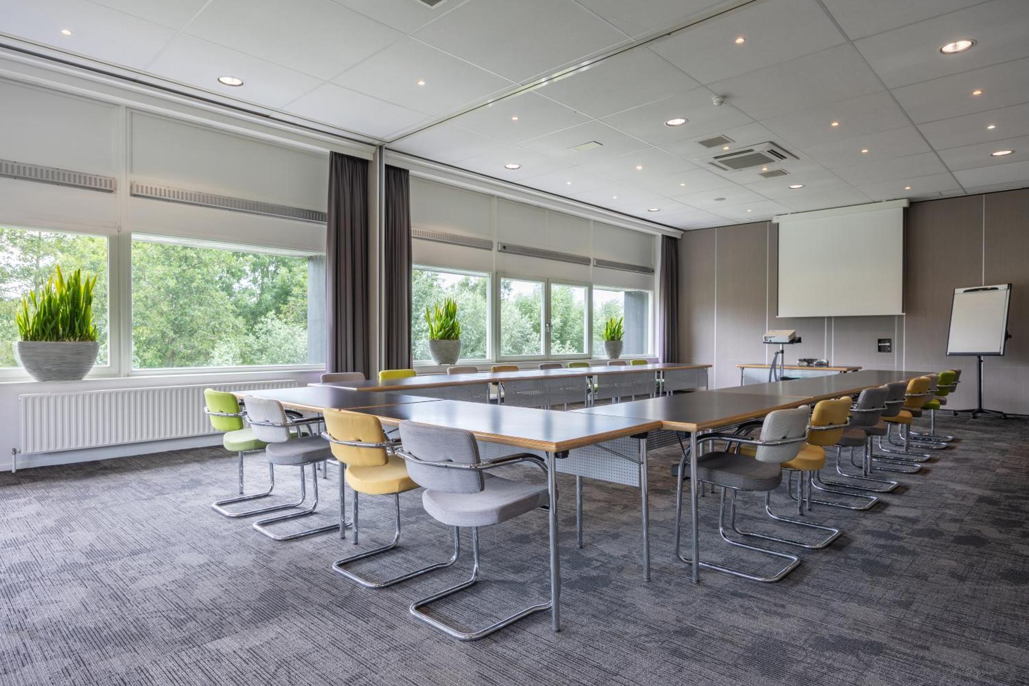 Amrath Airport Hotel Rotterdam Bagian luar foto